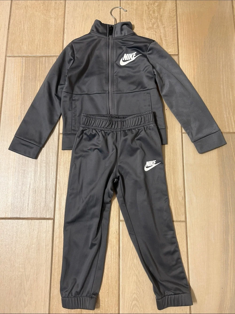 Nike set size 3T